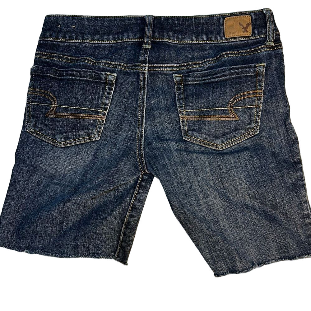 American Eagle Boyfriend Stretch Jean Shorts Size 4. Waist: 29 inches